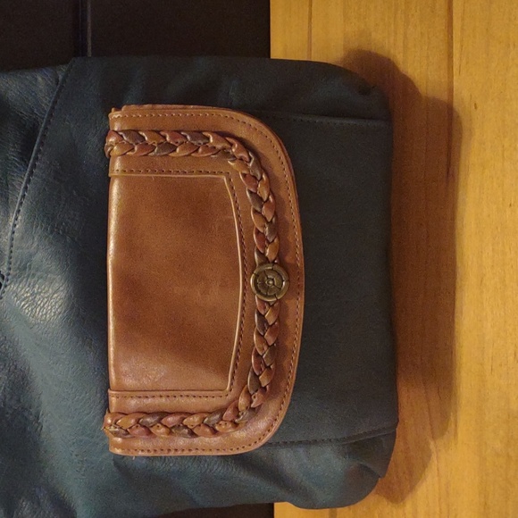 GAL teal  5 pocket faux leather‎ shoulder bag with brown adjustable strap - Picture 2 of 8